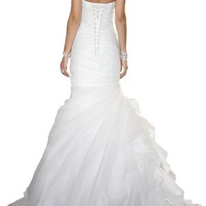 Brand new white wedding dress